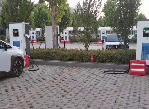 城市充電樁，助力電動車普及