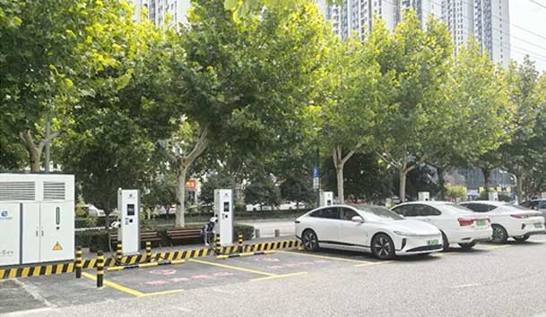 宜昌首批全液冷超充站投入運營，鴻嘉利助力高質量充電基礎設施建設